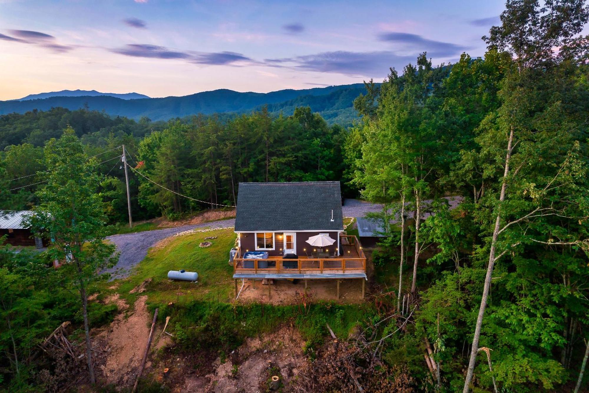 Summer Deals! - 10 Min To Parkway - Mt View- Hot Tub-Cozy Cabin Sevierville Exterior foto