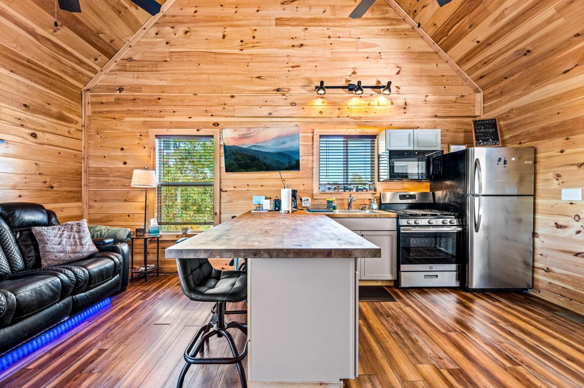 Summer Deals! - 10 Min To Parkway - Mt View- Hot Tub-Cozy Cabin Sevierville Exterior foto