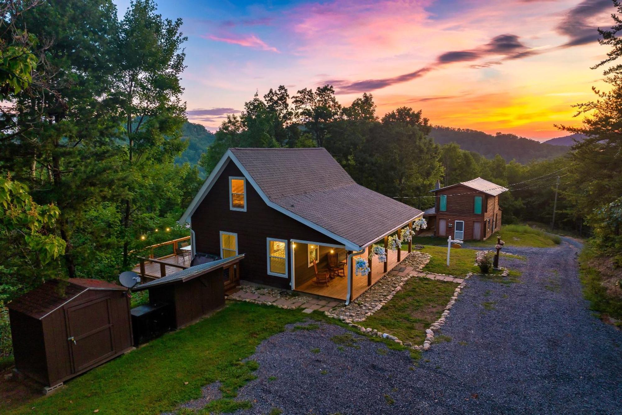 Summer Deals! - 10 Min To Parkway - Mt View- Hot Tub-Cozy Cabin Sevierville Exterior foto